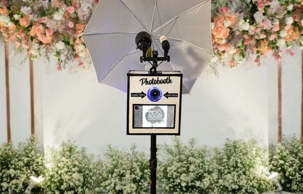 Boomerang Booth: Nationwide Photo Booth Hire