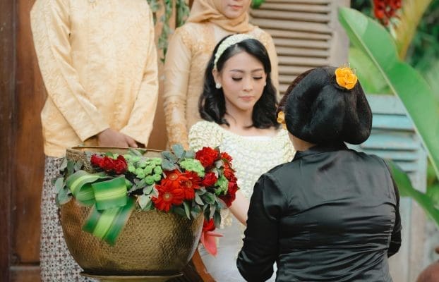 Capture the Magic of Your Wedding with our Stylish Photo Booths