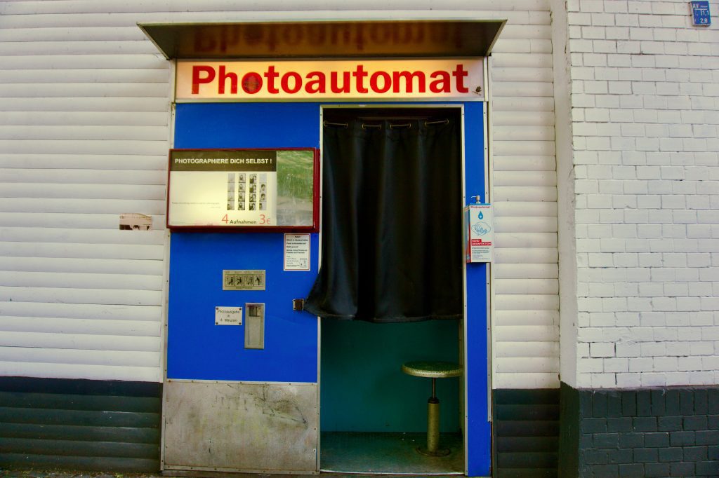 Memorable and Sophisticated Photo Booths for Weddings, Birthdays, and Corporate Events Memorable and Sophisticated Photo Booths for Weddings, Birthdays, and Corporate Events